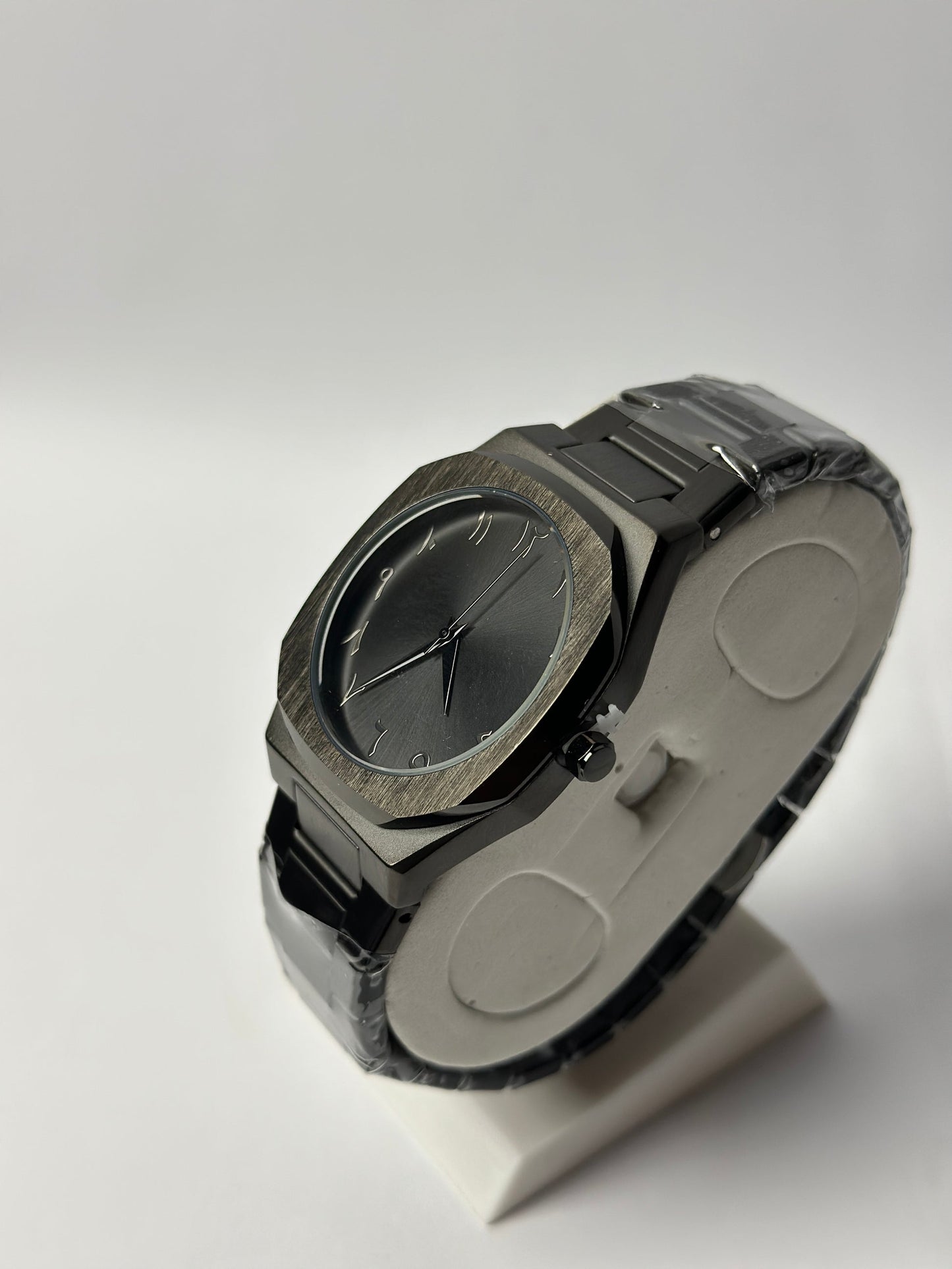 Metallic Black Arabic Aura Watch
